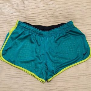 Nike reversible shorts (size L)